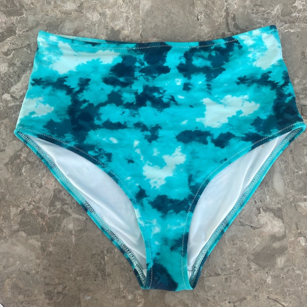 Old Navy High-Waisted Swim Bottoms - Picture 3 of 4